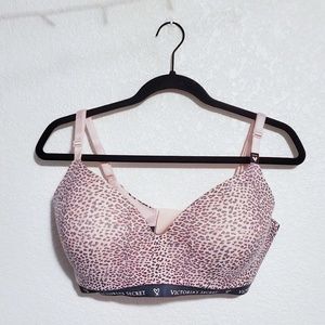 VS Pink Cheetah Print Wireless Bra